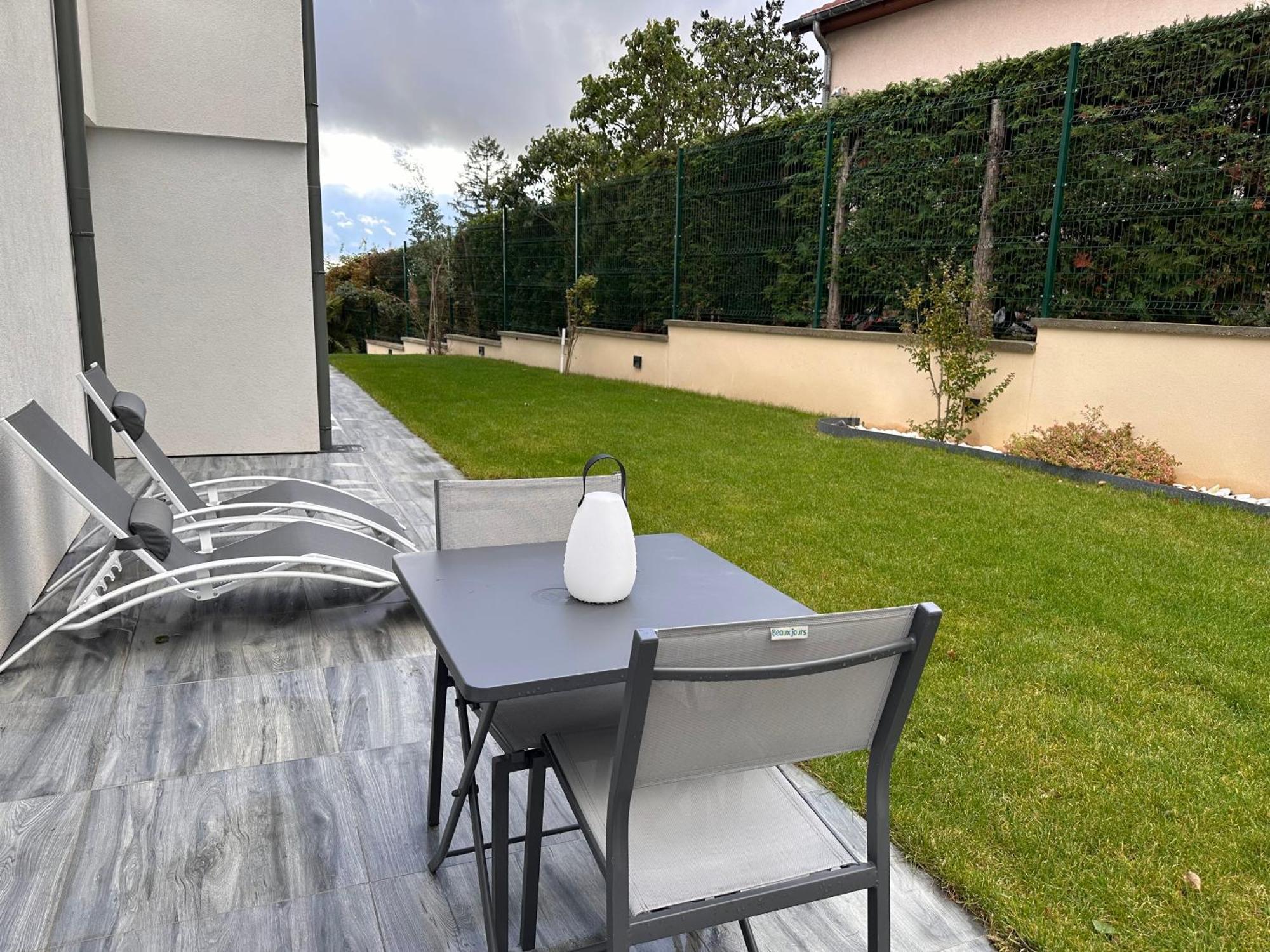 La Villa Perchee Calme, Sauna, Parking Prive Saint-Prix Kültér fotó