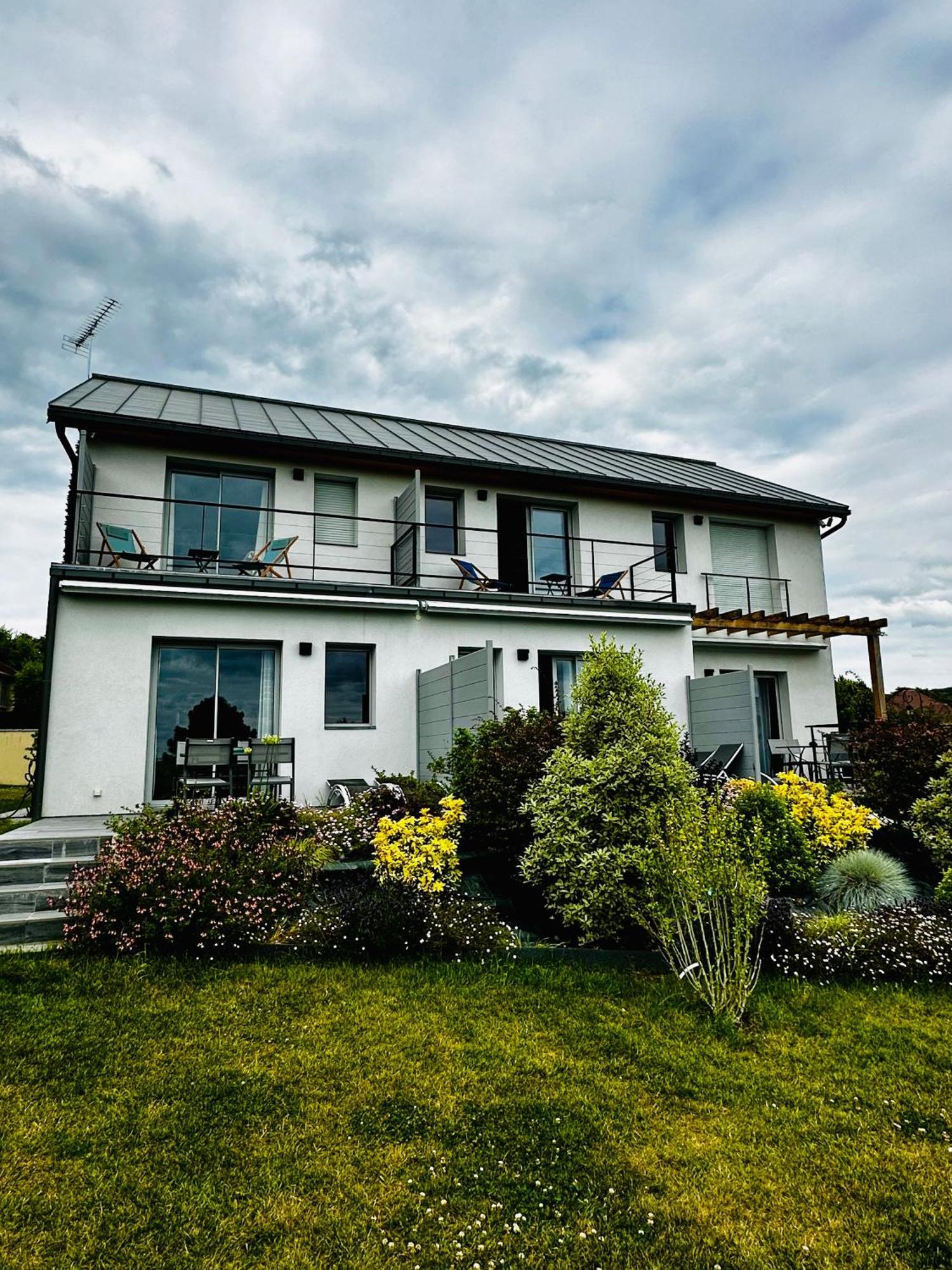 La Villa Perchee Calme, Sauna, Parking Prive Saint-Prix Kültér fotó
